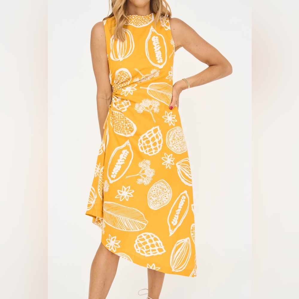 NWT EN SAISON DRESS IN YELLOW EUROPEAN SUMMER PATTERN SIZE M